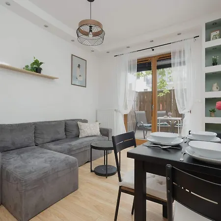 Cosy In With Garden, Parking And Fan By Renters Apartament *