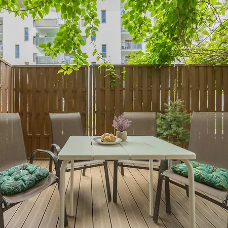 Cosy In With Garden, Parking And Fan By Renters Apartament