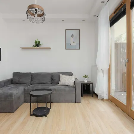 Cosy In With Garden, Parking And Fan By Renters Warszawa