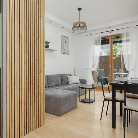 Cosy In With Garden, Parking And Fan By Renters Warszawa