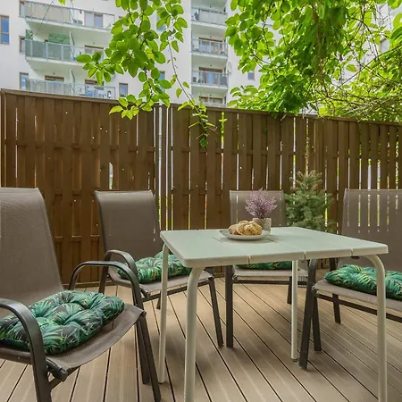 Apartament Cosy In With Garden, Parking And Fan By Renters Warszawa